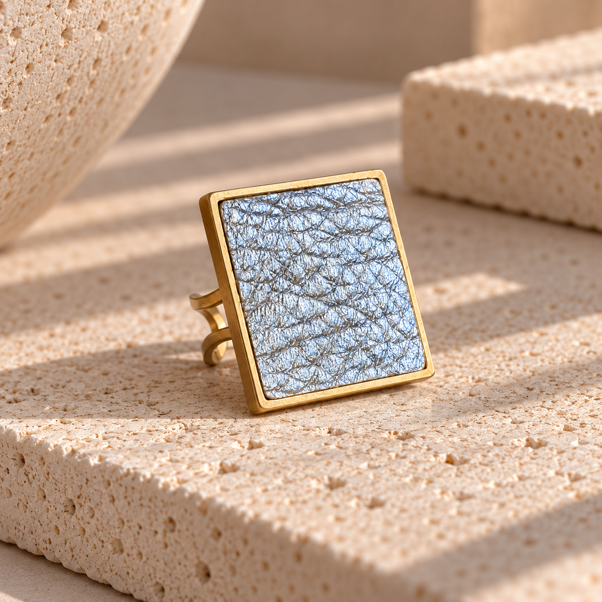 SQUARE LEATHER RING