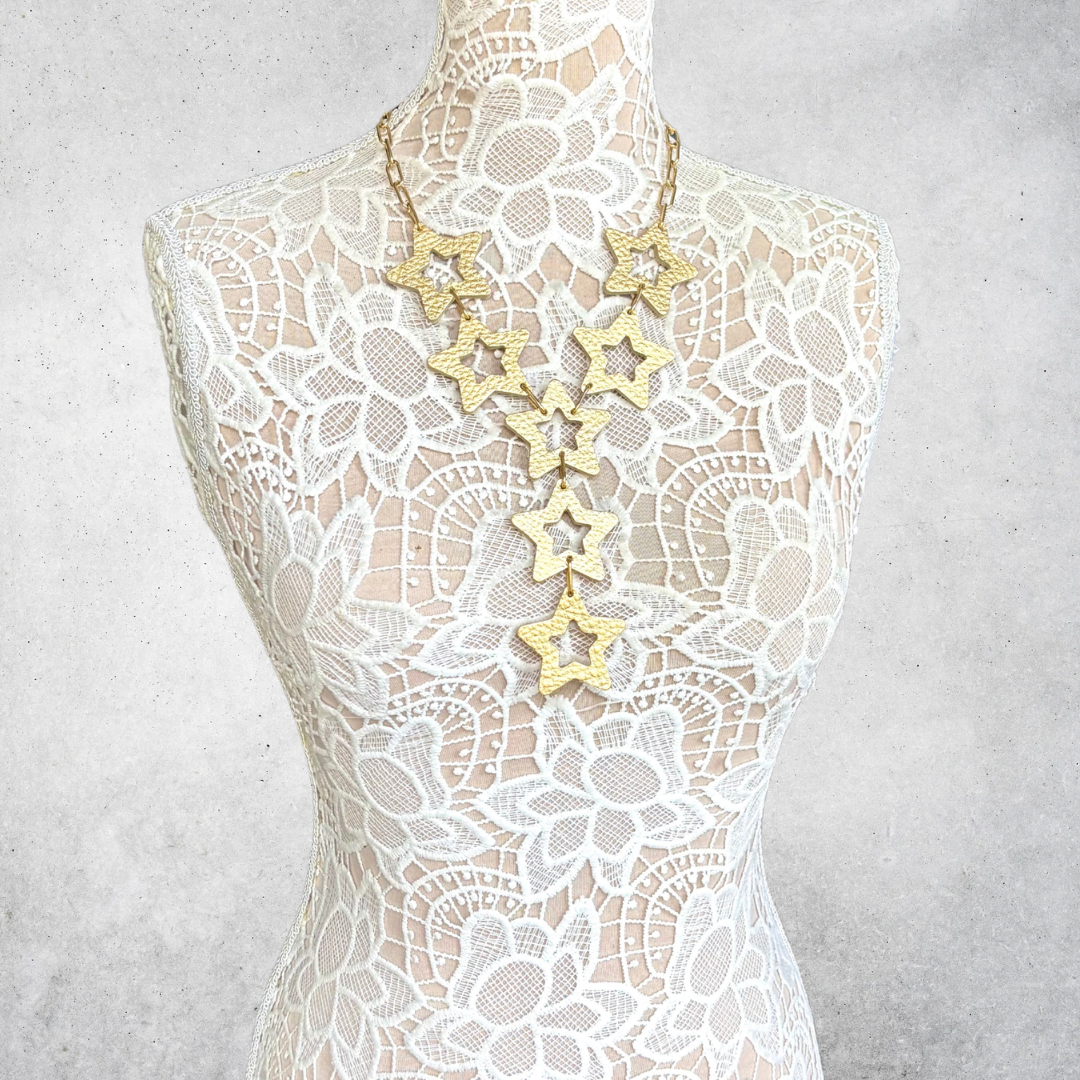 LEATHER STARS NECKLACE