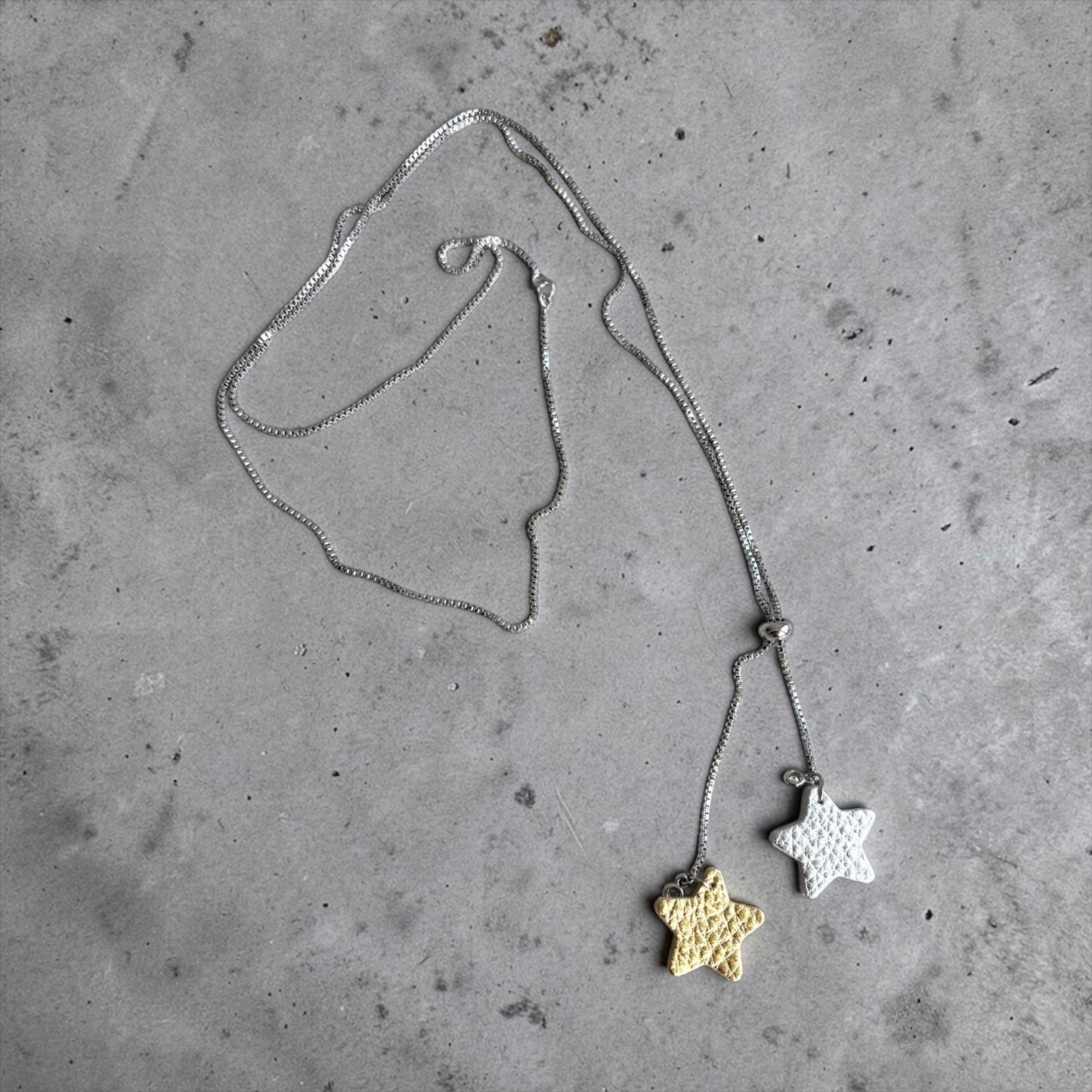 SLIDER LEATHER STARS NECKLACE