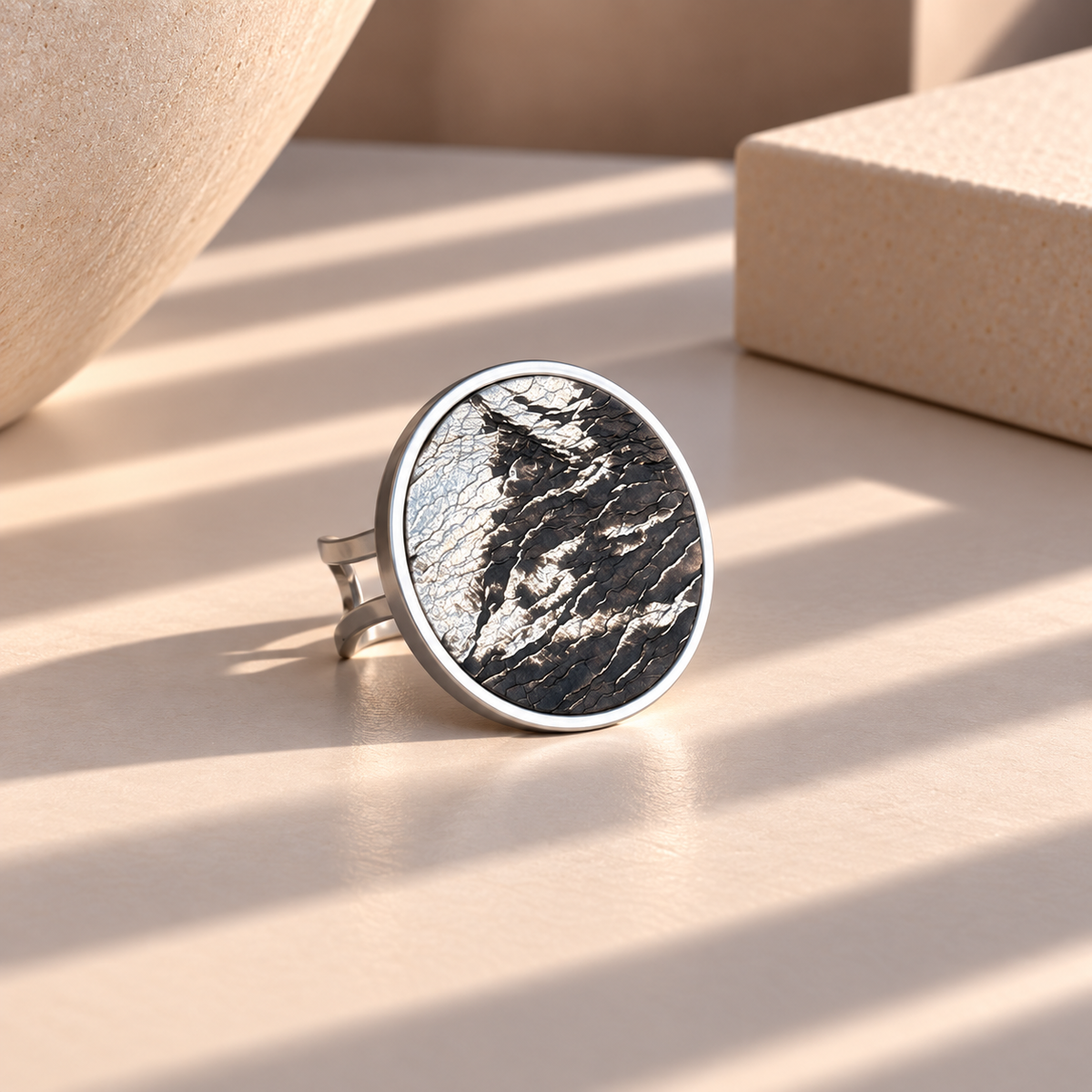 ROUND LEATHER RING