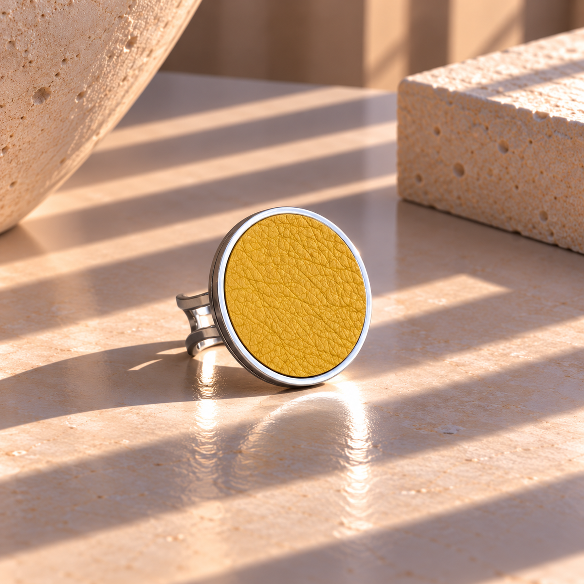 ROUND LEATHER RING