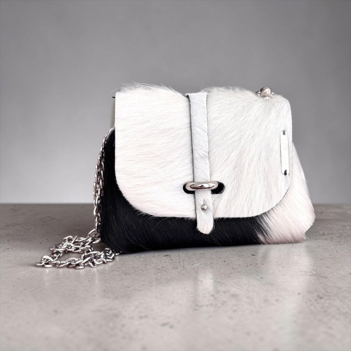 HAIR-ON MINI DAISY BAG