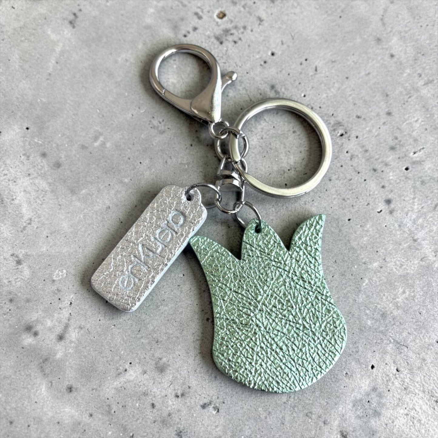 TULIP KEYCHAIN / BAG CHARM