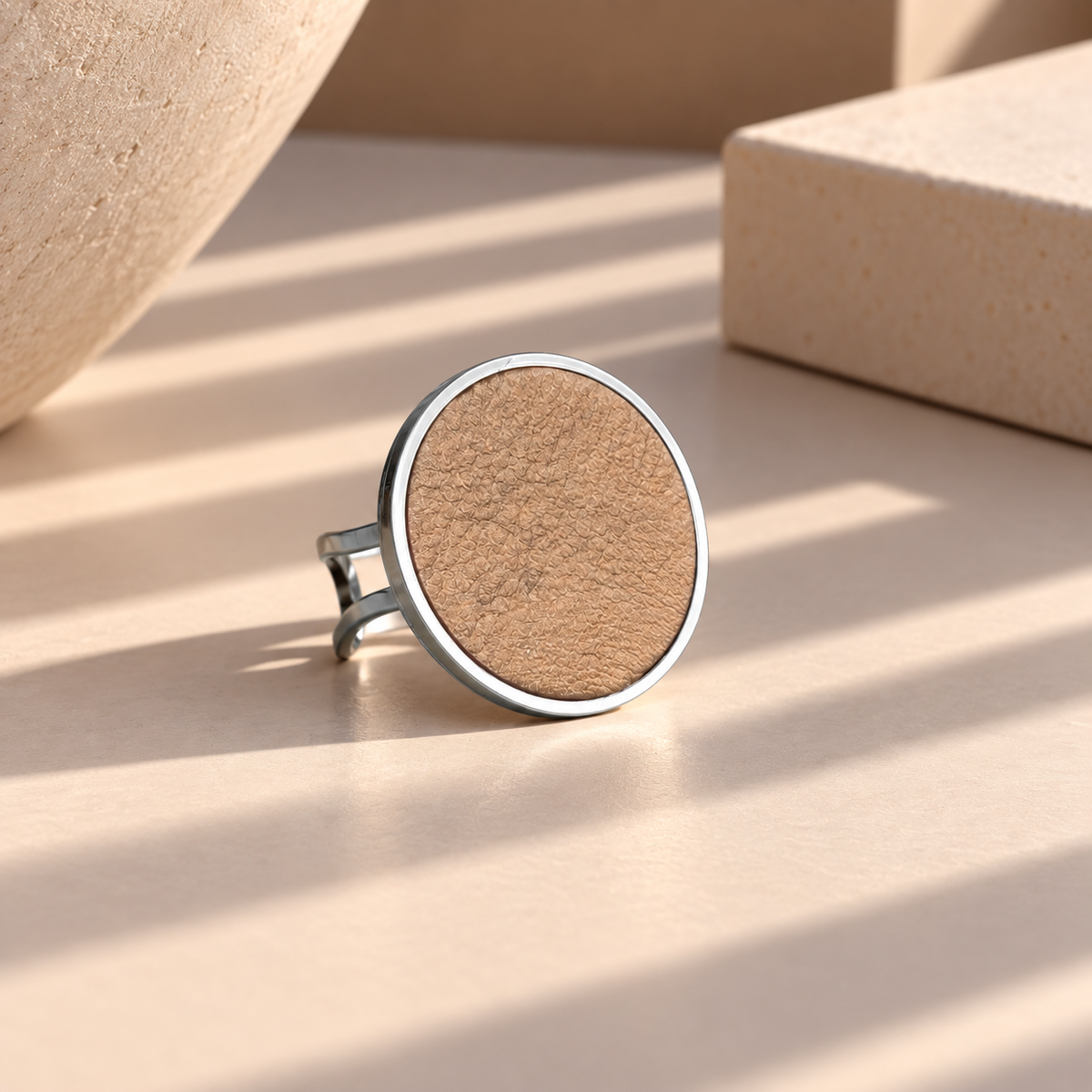 ROUND LEATHER RING