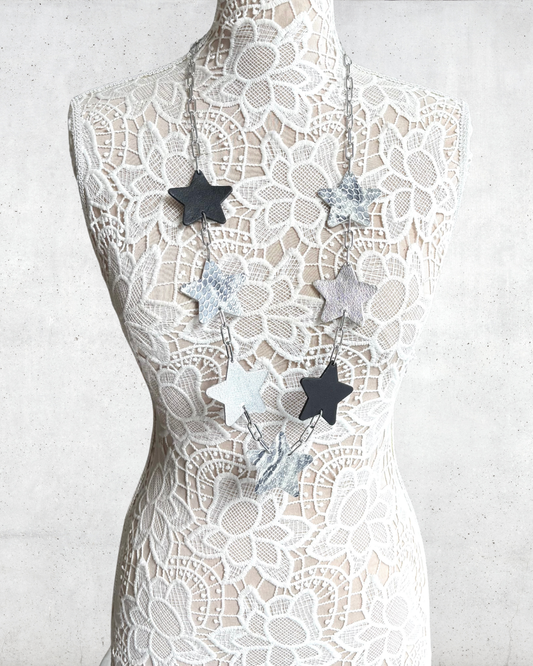 LEATHER STARS NECKLACE