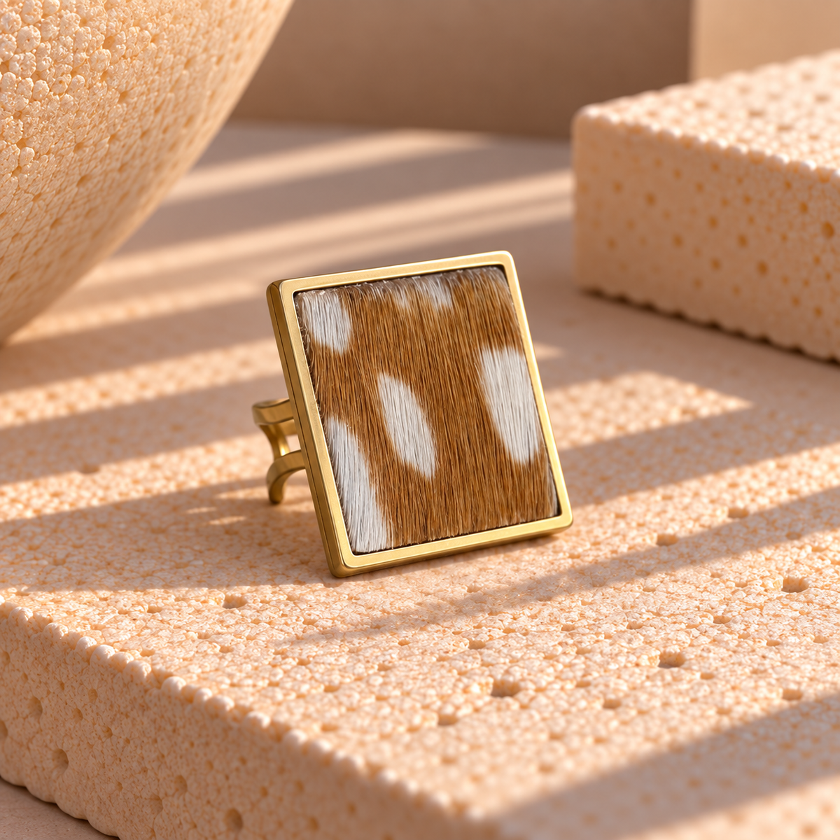 SQUARE LEATHER RING