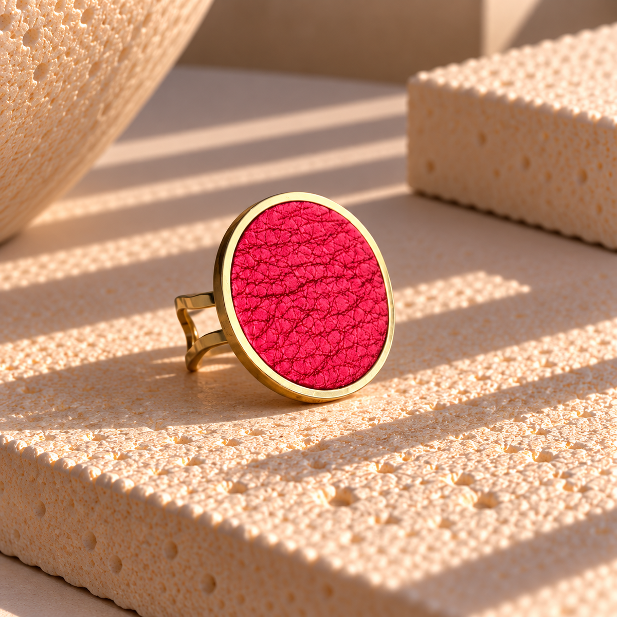 ROUND LEATHER RING