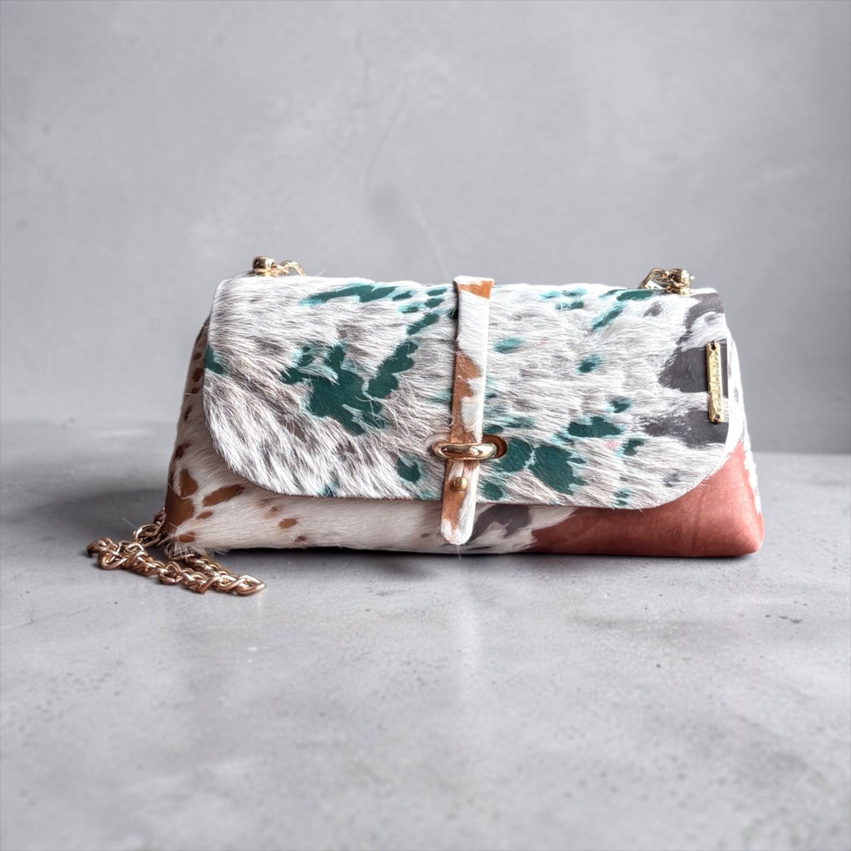 HAIR-ON DAISY BAG