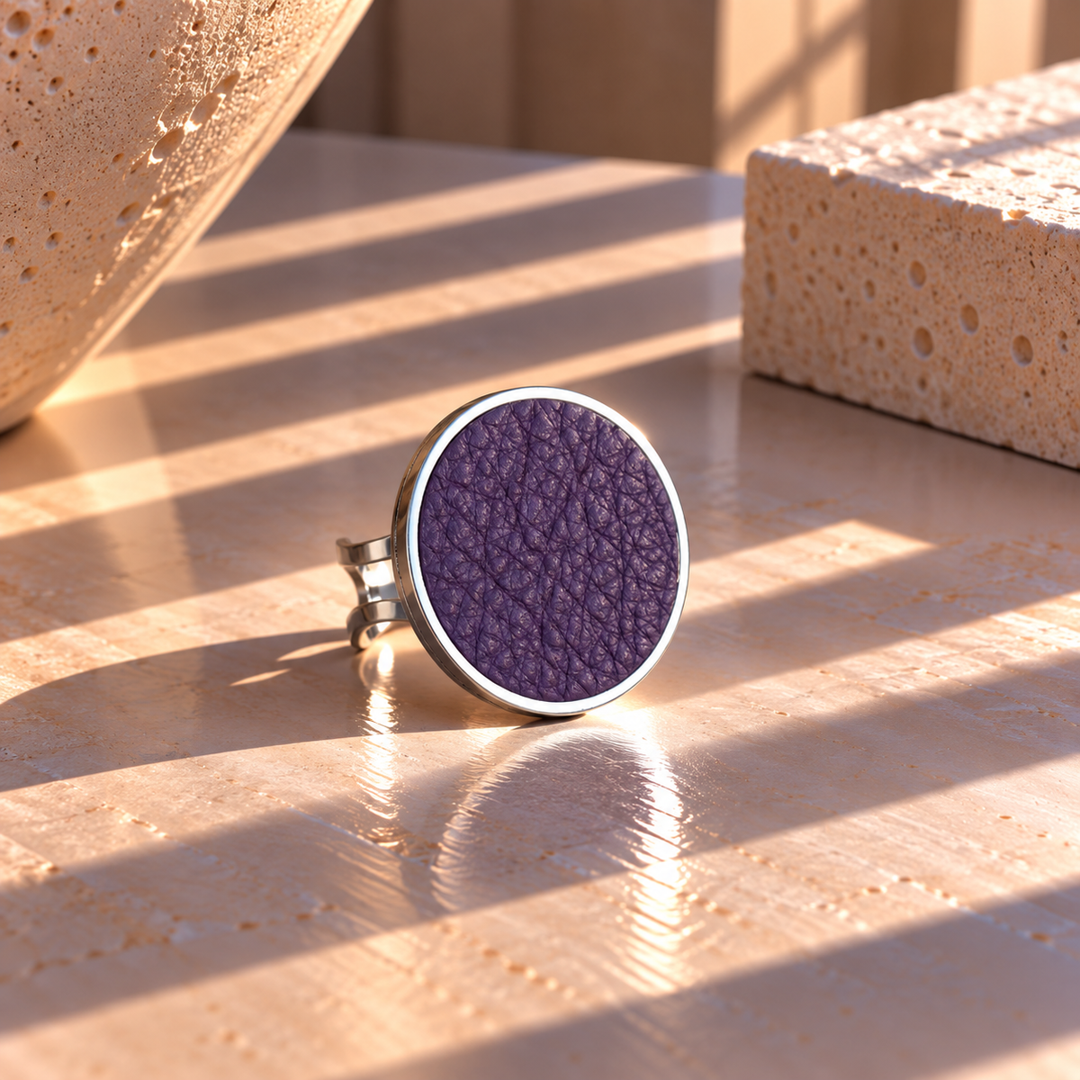 ROUND LEATHER RING