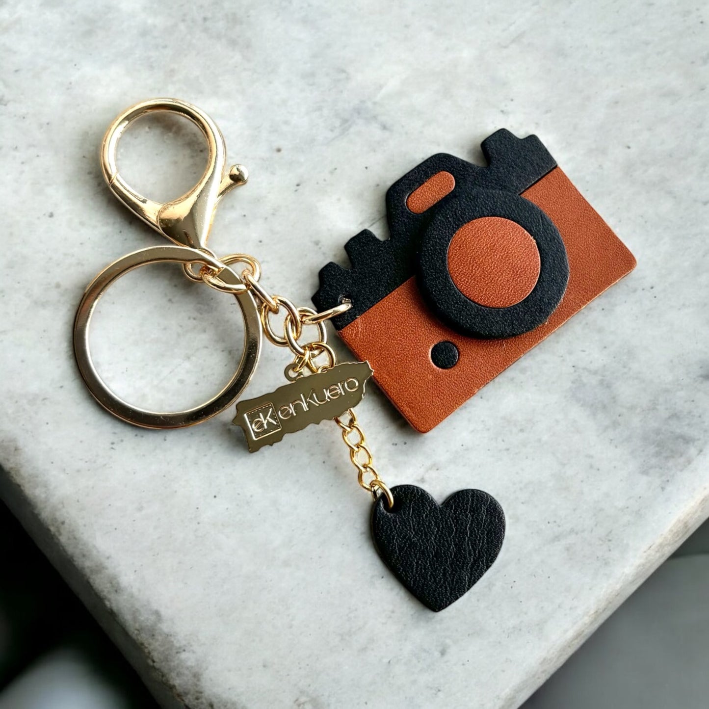 CAMERA KEYCHAIN / BAG CHARM