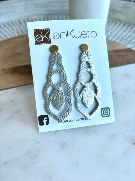 CUTOUT EARRINGS