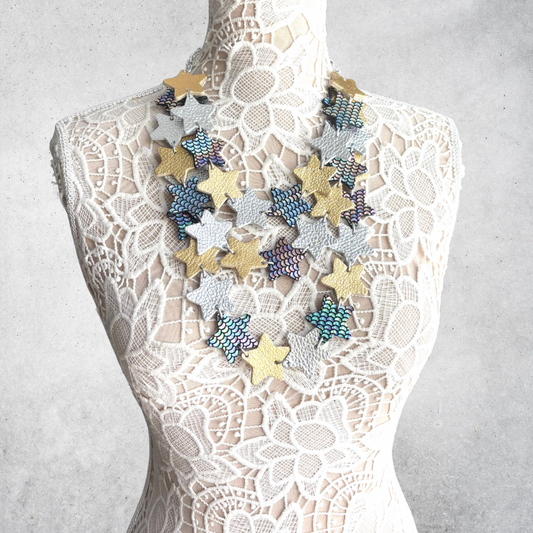 LEATHER STARS NECKLACE