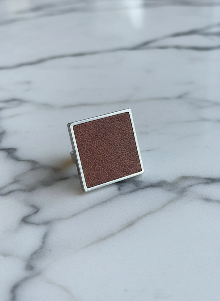 SQUARE LEATHER RING