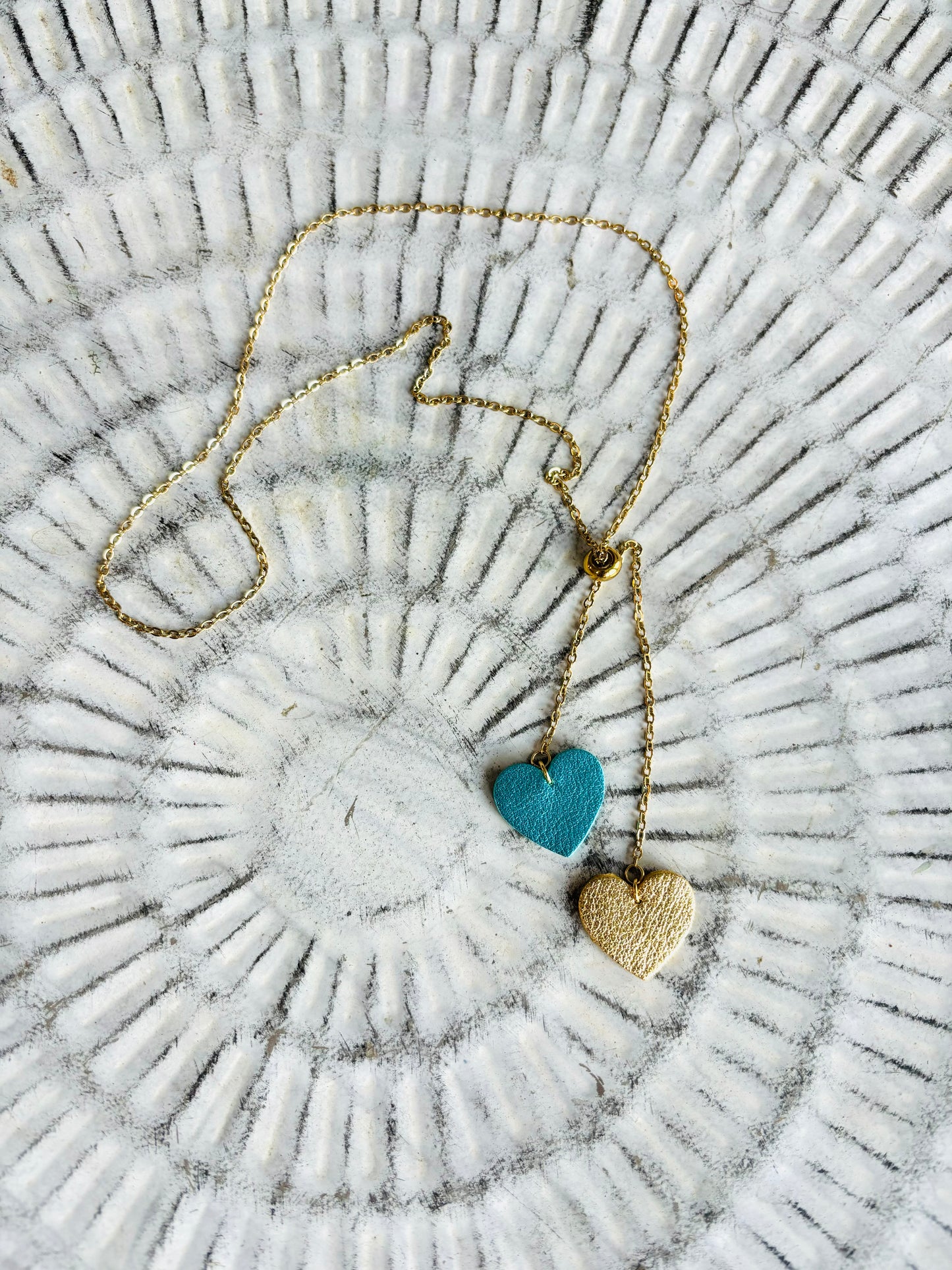 LEATHER HEARTS NECKLACE