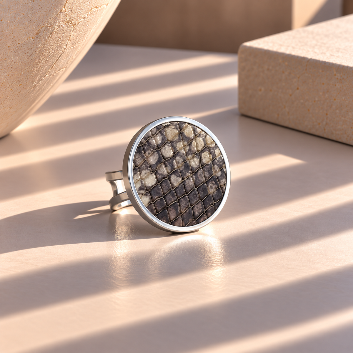 ROUND LEATHER RING