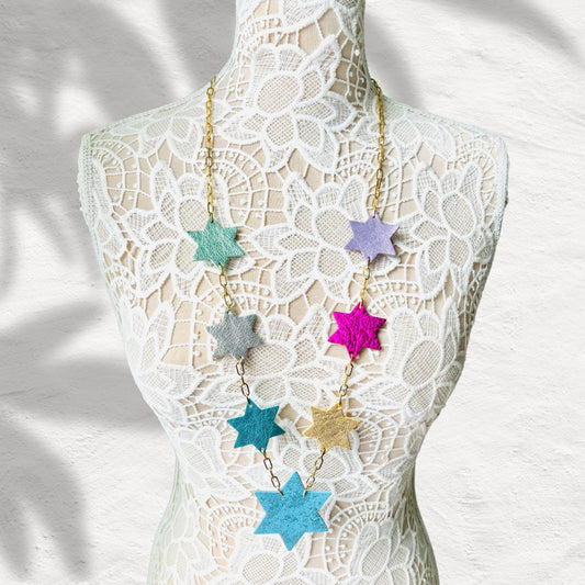 LEATHER STARS NECKLACE