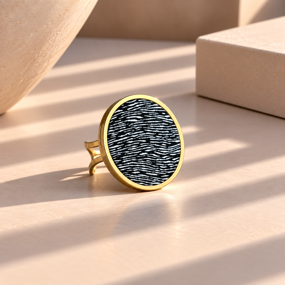 ROUND LEATHER RING