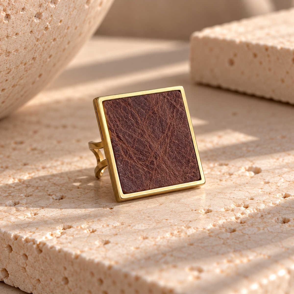 SQUARE LEATHER RING
