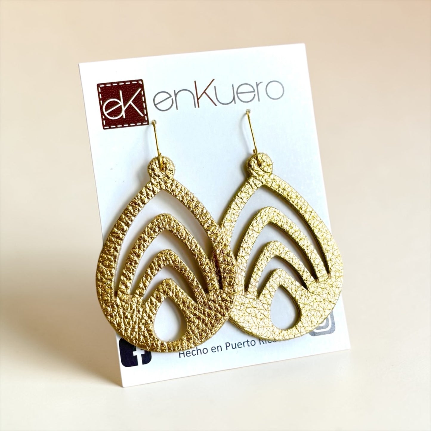 TEARDROP CUTOUT EARRINGS
