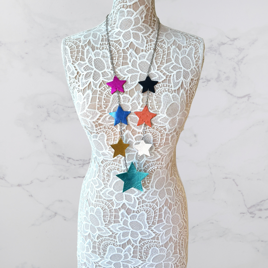 LEATHER STARS NECKLACE