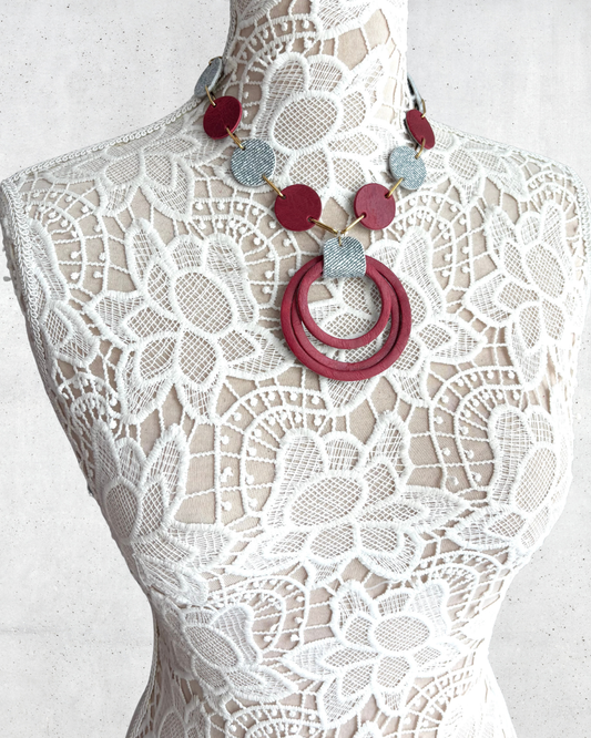 LEATHER CIRCLES NECKLACE