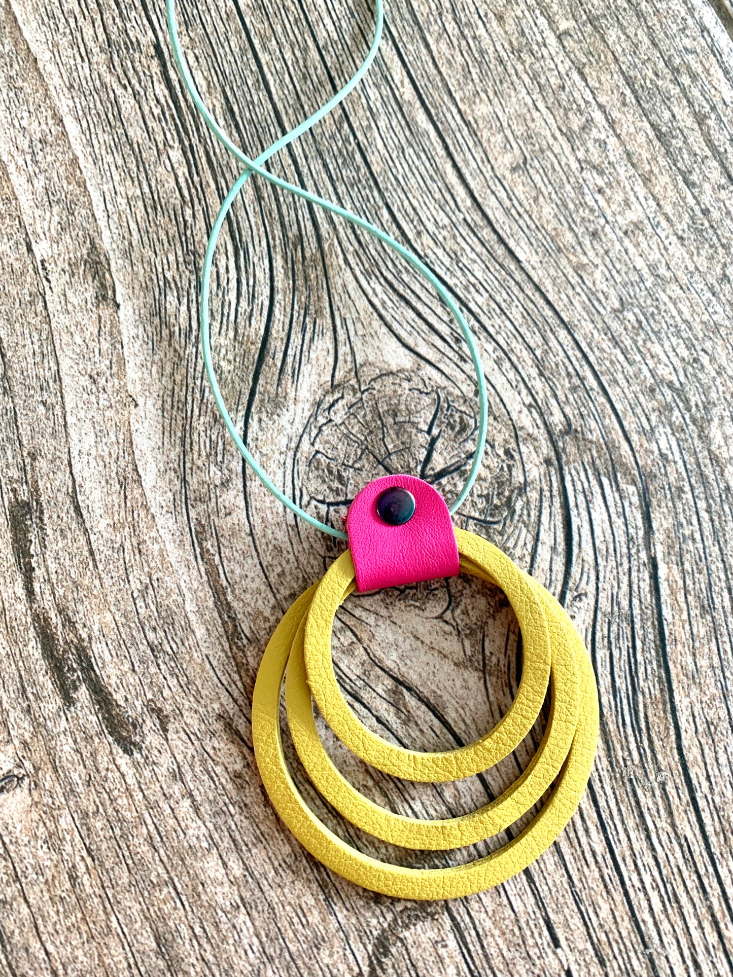 ADJUSTABLE LEATHER NECKLACE