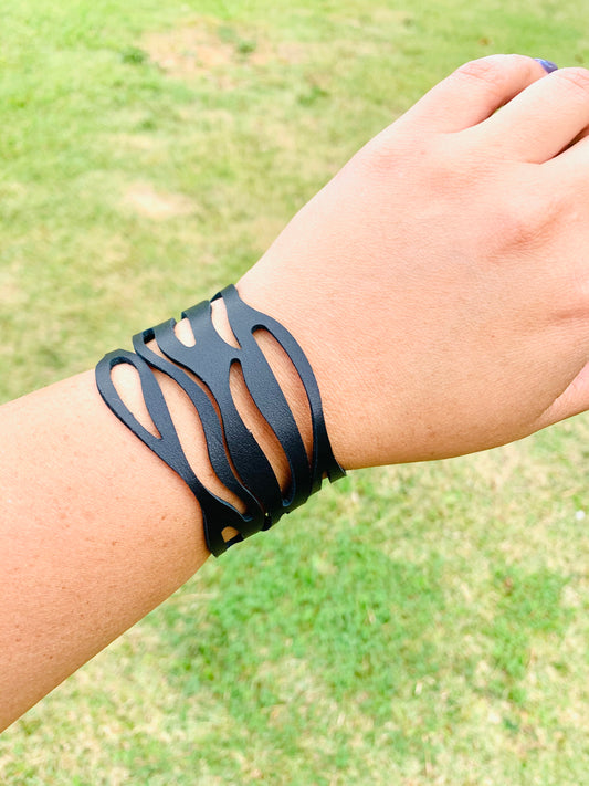 BLACK LEATHER CUFF BRACELET